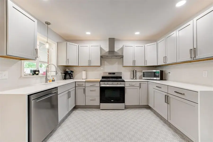 2304 Barclay Road, The Village, OK 73120 - #3