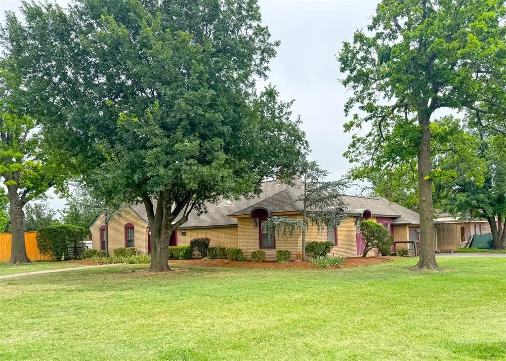 1816 Huntington Avenue, Nichols Hills, OK 73116 - #1