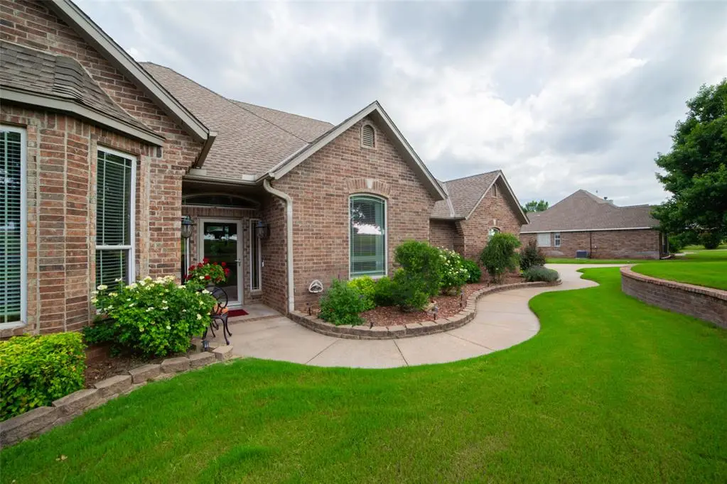 5731 Cimarron Manor, Guthrie, OK 73044 - #1