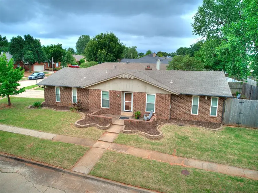 1019 N Blackwelder Avenue, Edmond, OK 73034 - #3