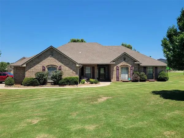 1602 Twin Spires Trail, Guthrie, OK 73044