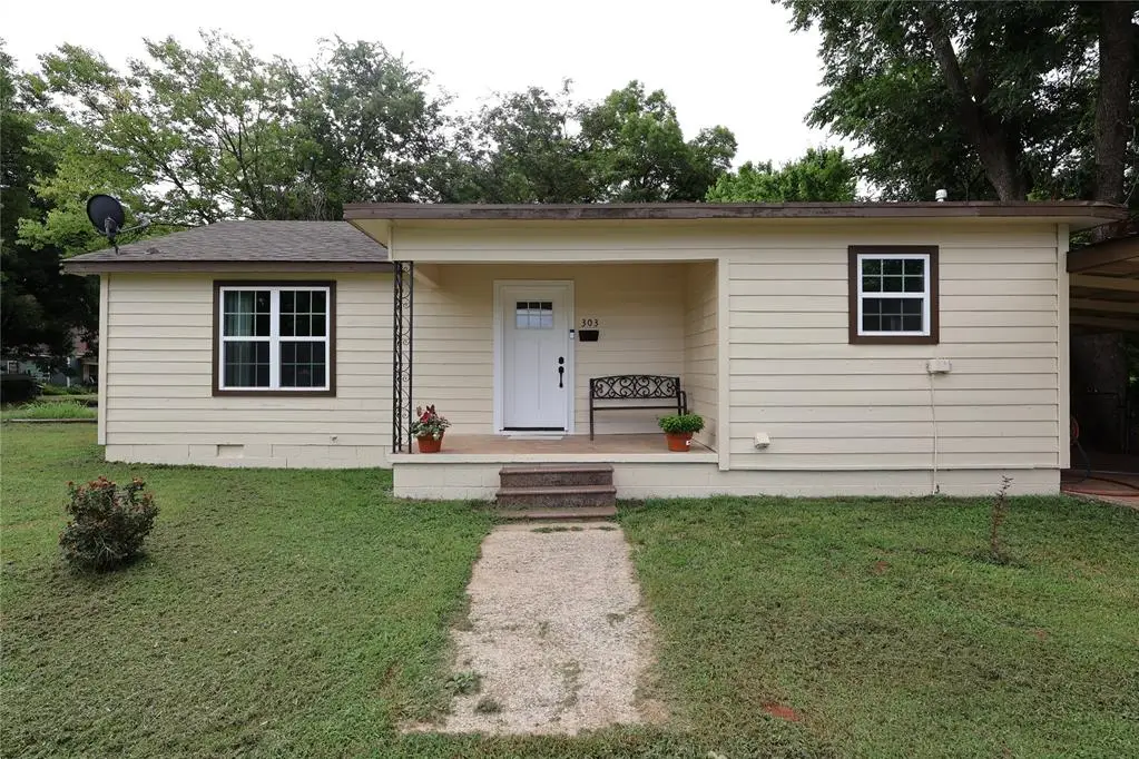 303 E Garvin Avenue, Pauls Valley, OK 73075 - #1