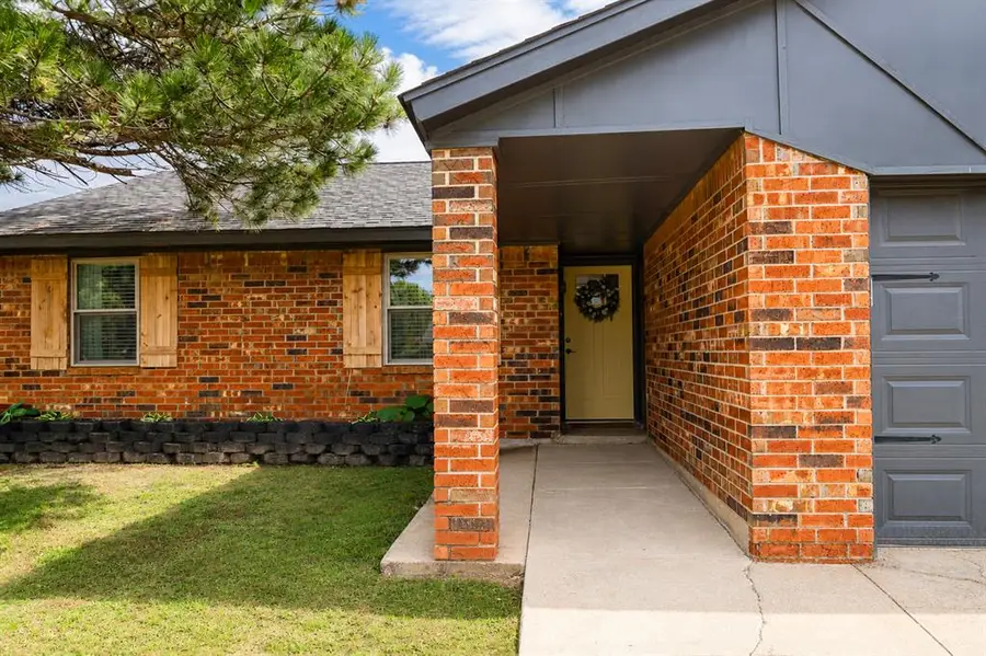 112 Chickasaw Lane, Yukon, OK 73099 - #2