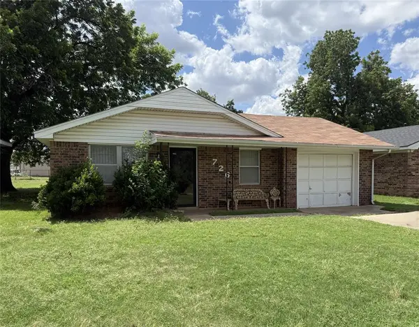 726 S 2nd Street, Chickasha, OK 73018