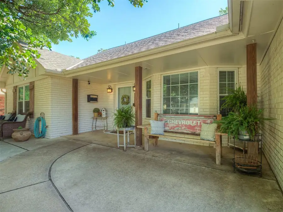 3104 N Briarwood Avenue, Bethany, OK 73008 - #2