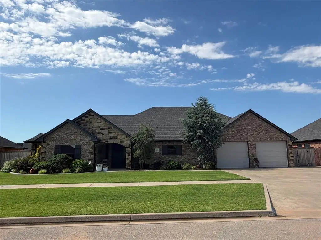 2204 N Clubhouse Drive, Weatherford, OK 73096 - #1
