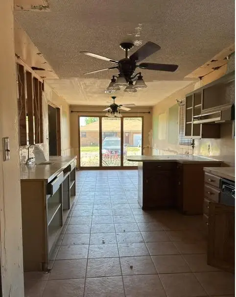 323 Hayden Boulevard, Elk City, OK 73644 - #3