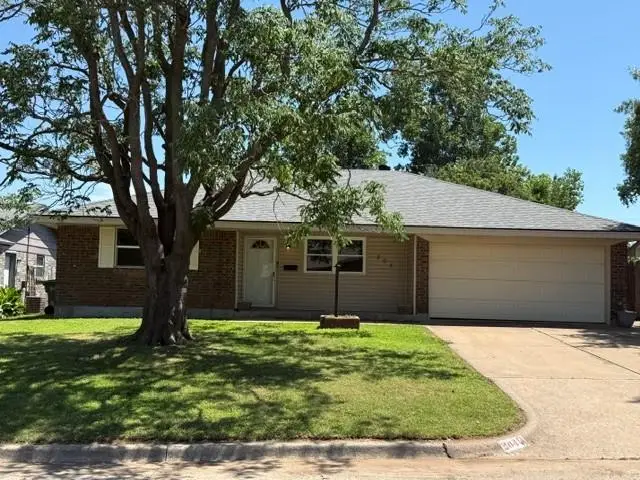 204 E Bass Avenue, Yukon, OK 73099 - #1