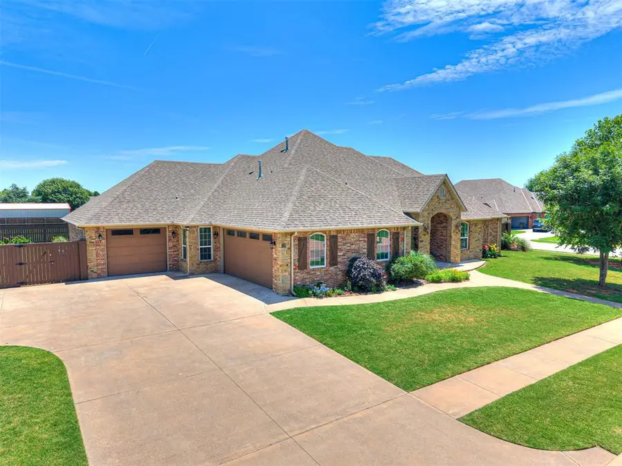 406 Rochester Court, Tuttle, OK 73089 - #2