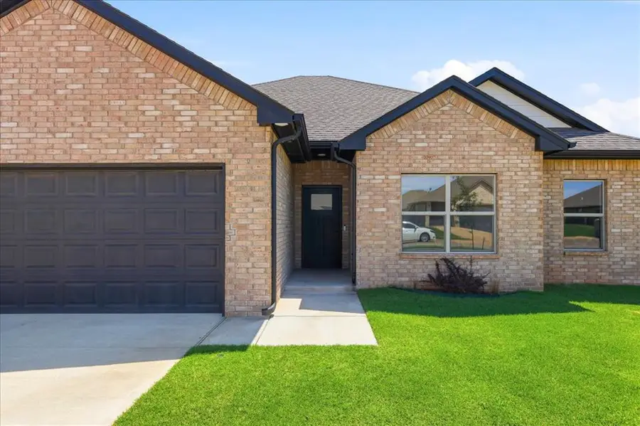 704 N Cottontail Way, Mustang, OK 73064 - #2