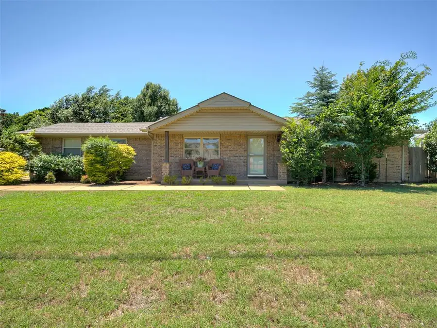601 SW 9th Street, Moore, OK 73160 - #3