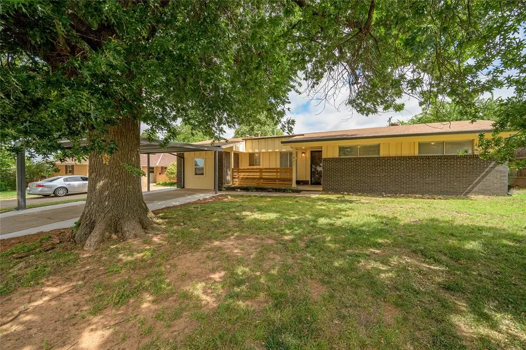 1021 W Woodcrest Drive, Midwest City, OK 73110 - #1