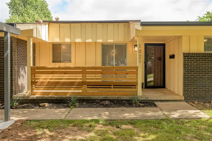 1021 W Woodcrest Drive, Midwest City, OK 73110 - #2