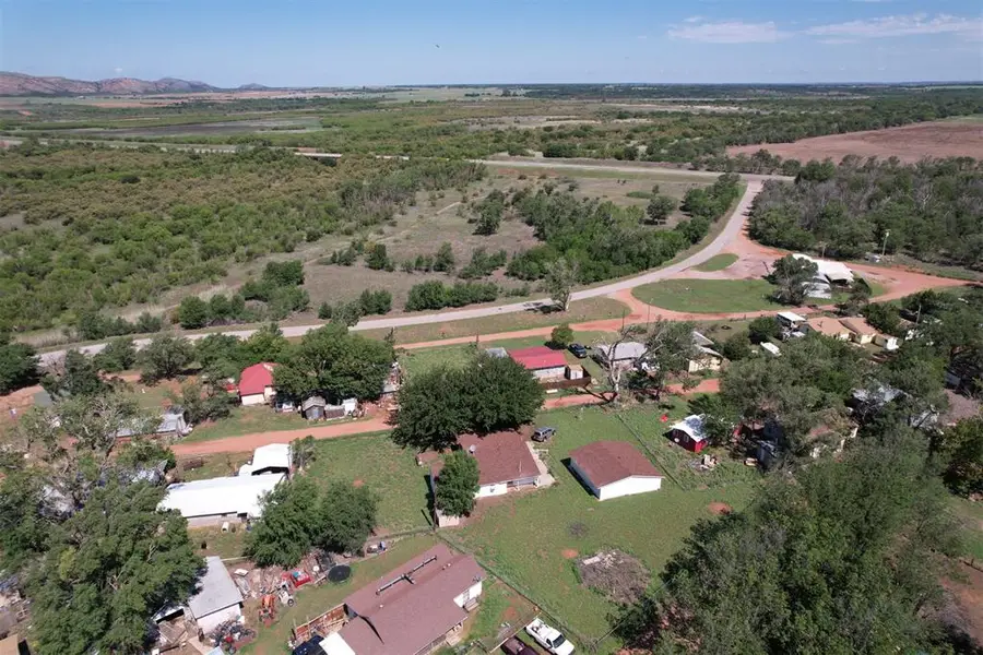 20456 E 1410 Rd #92, Lone Wolf, OK 73655 - #2