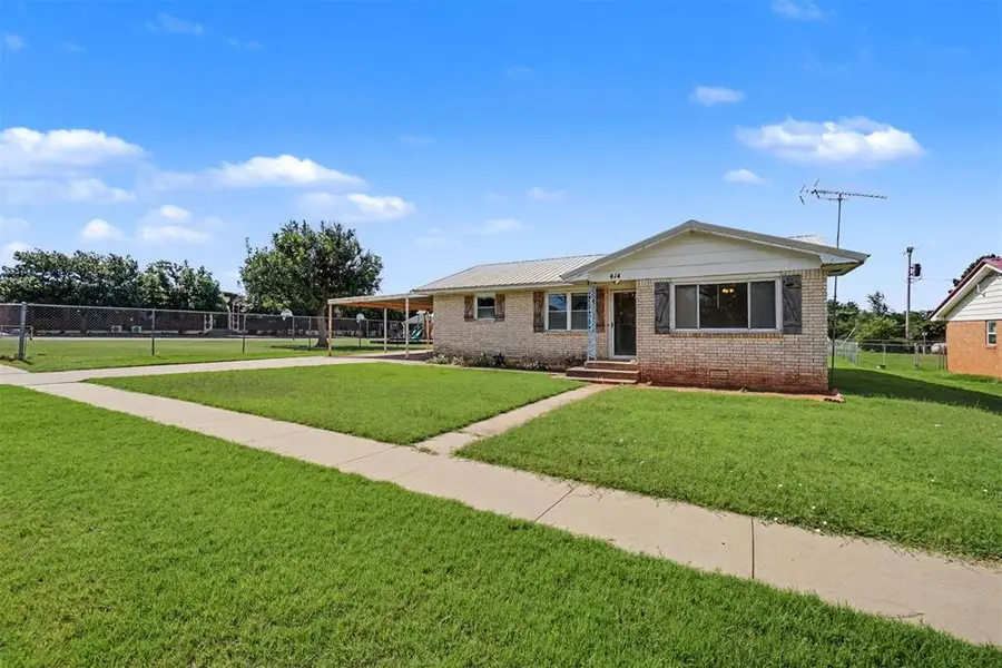 414 E Broadway Street, Leedey, OK 73654 - #3