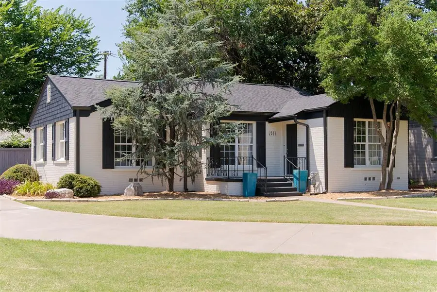 2017 Huntington Avenue, Nichols Hills, OK 73116 - #2