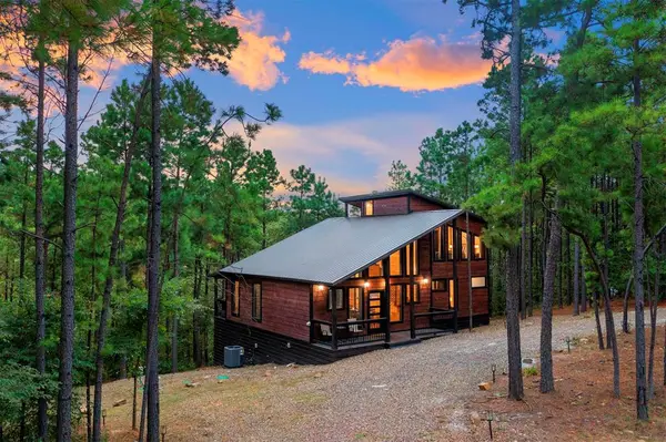 900 Timberline Trail, Broken Bow, OK 74728