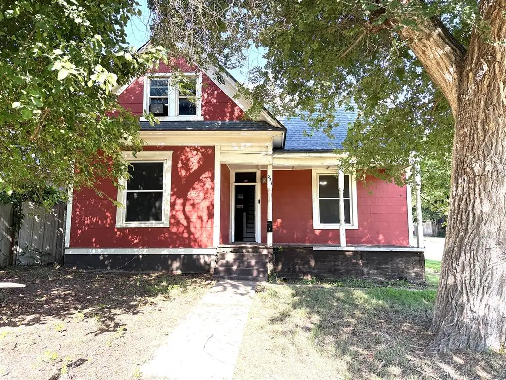 221 N Barker Avenue, El Reno, OK 73036 - #1