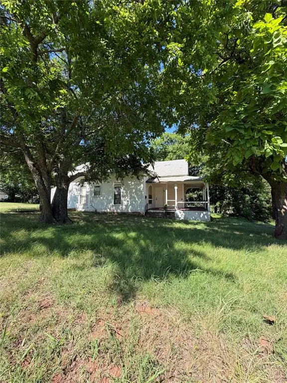 523 E 10th Street, Chandler, OK 74834