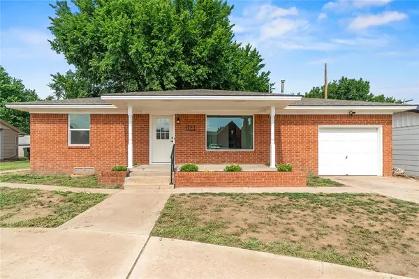 821 N Clarence Nash Boulevard, Watonga, OK 73772