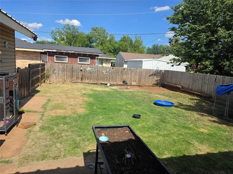 1223 N Lee Street, Cordell, OK 73632 - #3