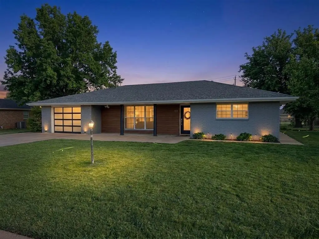 721 N Marion Avenue, Hinton, OK 73047 - #1