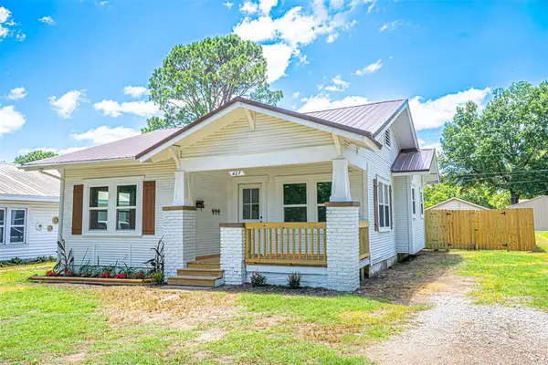 407 S 8th Street, Okemah, OK 74859