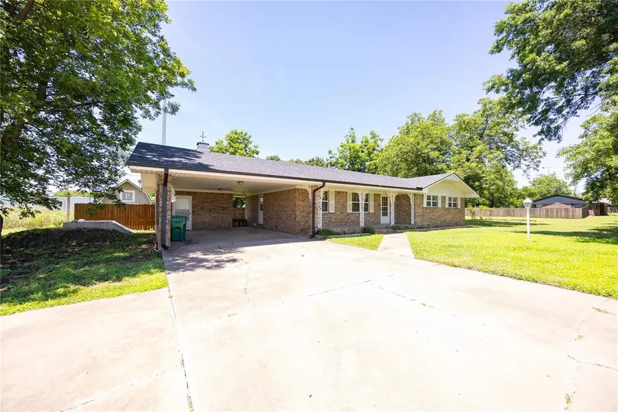 1020 S Rose Avenue, Glencoe, OK 74032 - #3