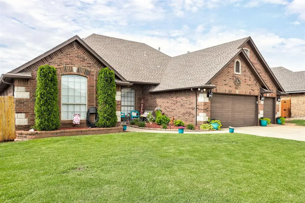 768 W Windmill Court, Mustang, OK 73064 - #1