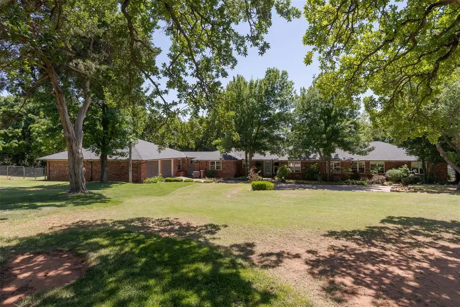 2024 W Glen Eagle, Edmond, OK 73025 - #2