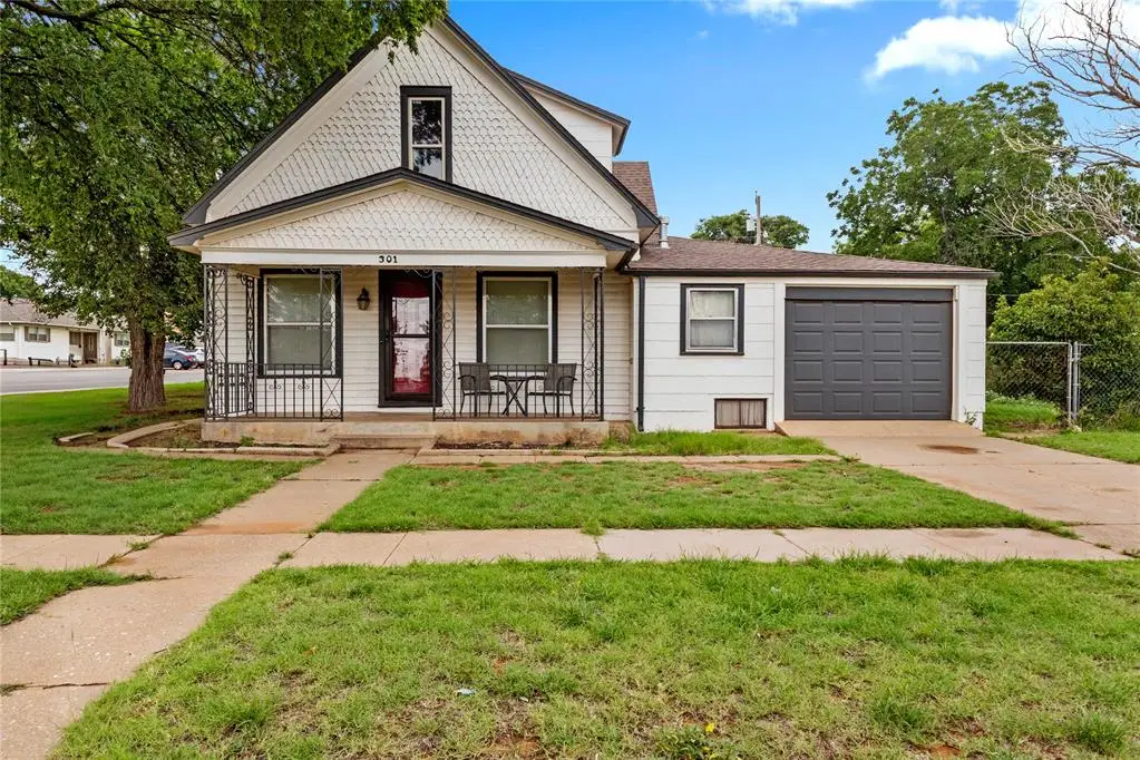 301 E Arapaho Avenue, Weatherford, OK 73096 - #1