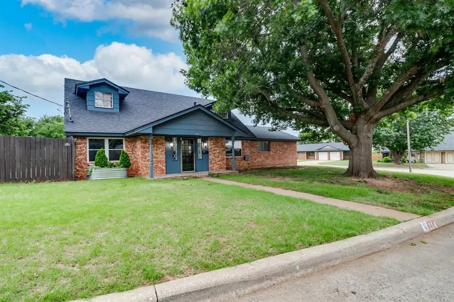 214 Del Mar Drive, Yukon, OK 73099 - #2