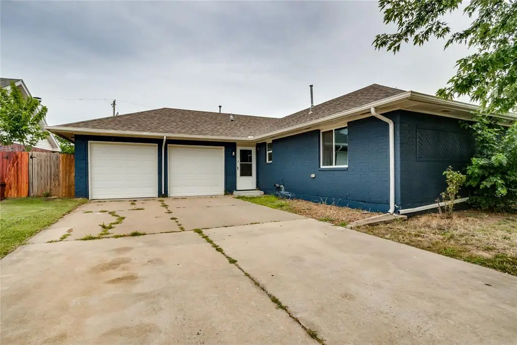 917 NW 15th Street, Moore, OK 73160 - #1