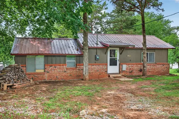 21360 E Tenth Street, Hinton, OK 73064