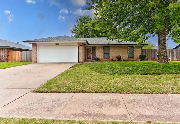 630 S Heights Drive, Mustang, OK 73064