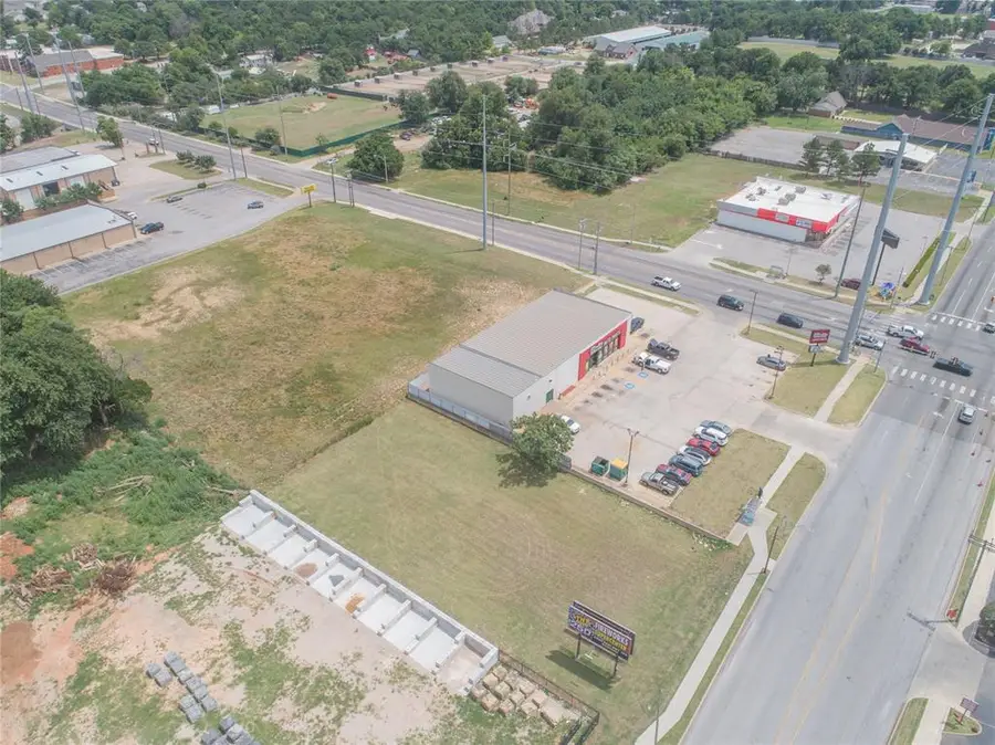 6905 NW 10th Street, Oklahoma City, OK 73127 - #3