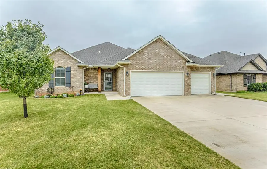 1801 W Zachary Way, Mustang, OK 73064 - #3