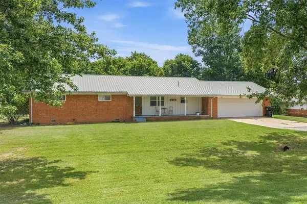 602 N Main Street, Elmore City, OK 73433