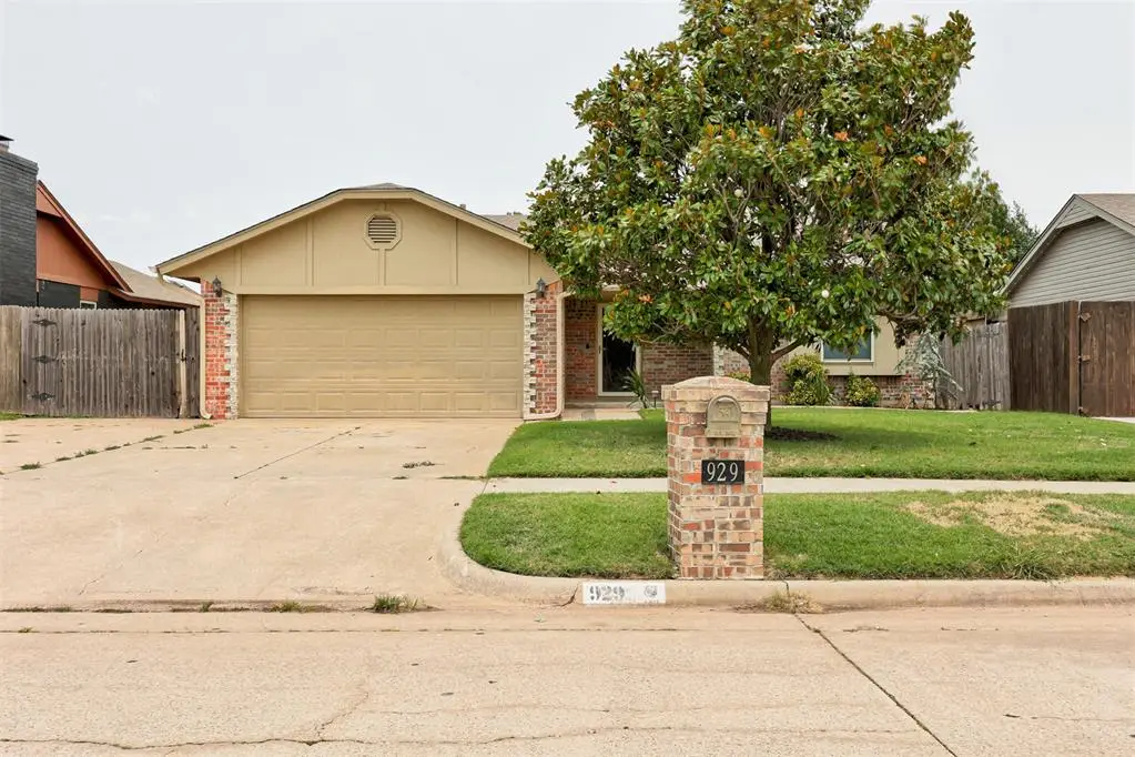 929 SW 11th Street, Moore, OK 73160 - #1