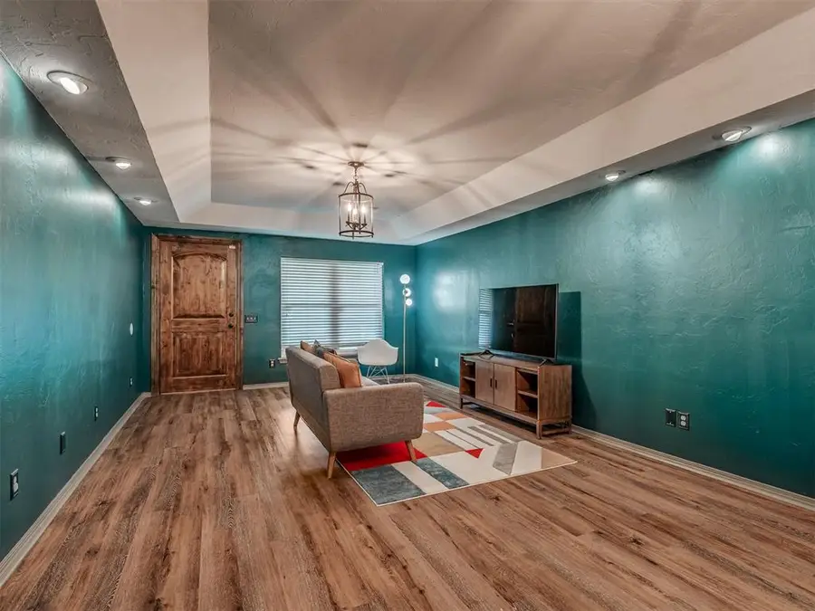 112 N Broadway Street, Crescent, OK 73028 - #3