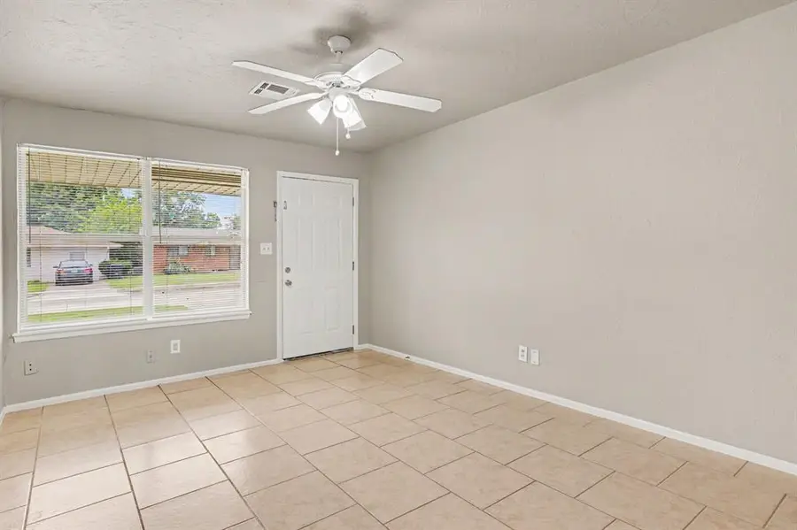 308 Arnold Avenue, Moore, OK 73160 - #3
