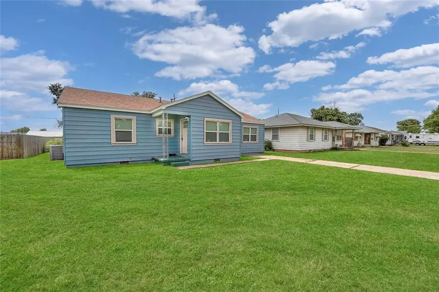 615 N Lowe, Hobart, OK 73651 - #3