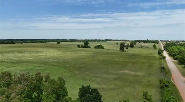 N Broadway Road #8, Guthrie, OK 73044