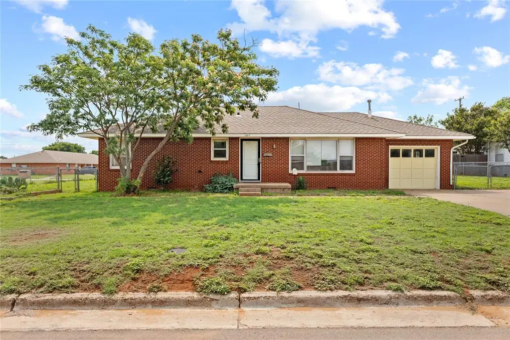1009 N Illinois Street, Weatherford, OK 73096 - #1