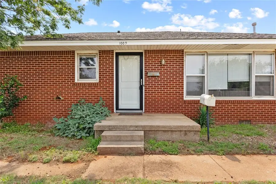 1009 N Illinois Street, Weatherford, OK 73096 - #2