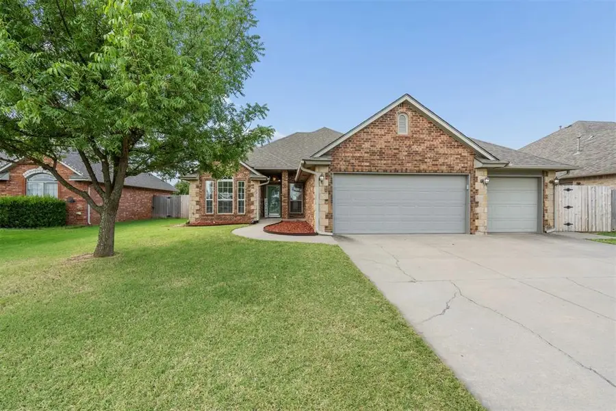2216 SW 33rd Street, Moore, OK 73170 - #2