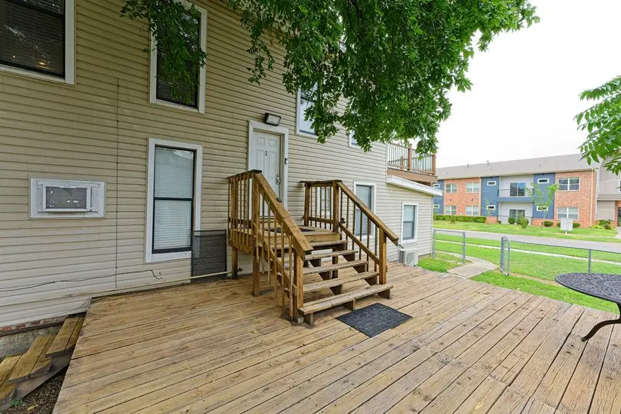 714 Monnett Avenue, Norman, OK 73069 - #3