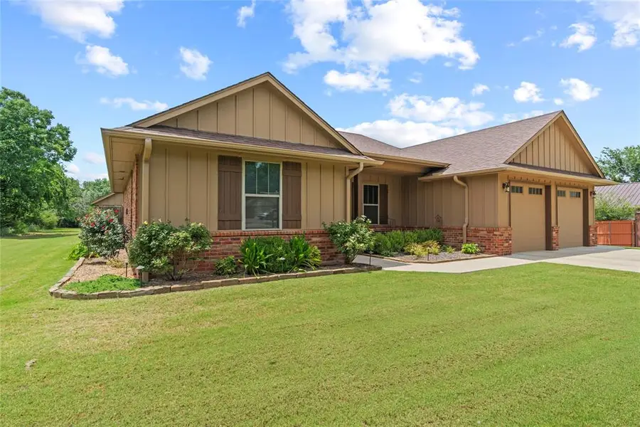 2802 N Broadway Avenue, Shawnee, OK 74804 - #2