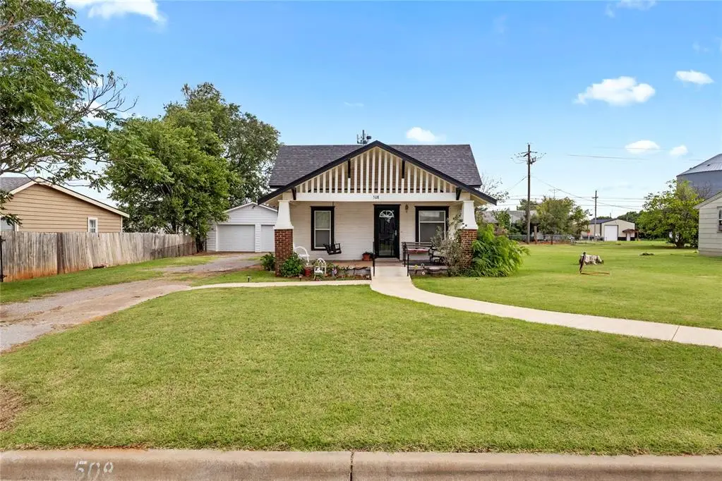 508 E Rainey Avenue, Weatherford, OK 73096 - #1
