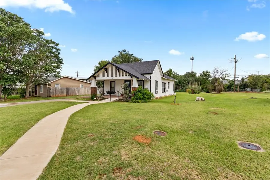 508 E Rainey Avenue, Weatherford, OK 73096 - #3
